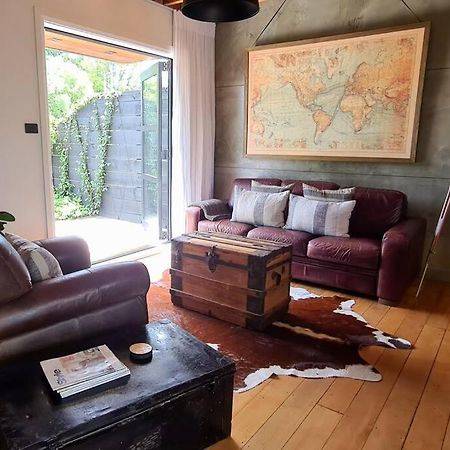 Apartment 4 - Haddin Court - Chic Ny Loft Style เบลนิม ภายนอก รูปภาพ