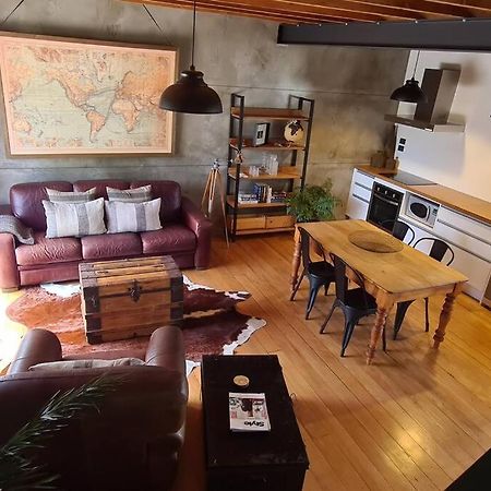 Apartment 4 - Haddin Court - Chic Ny Loft Style เบลนิม ภายนอก รูปภาพ