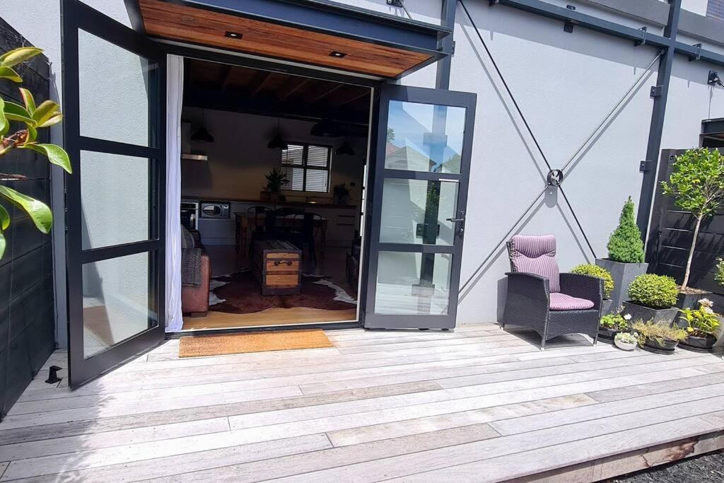 Apartment 4 - Haddin Court - Chic Ny Loft Style เบลนิม ภายนอก รูปภาพ
