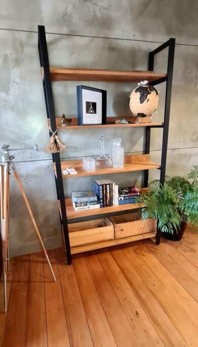 Apartment 4 - Haddin Court - Chic Ny Loft Style เบลนิม ภายนอก รูปภาพ